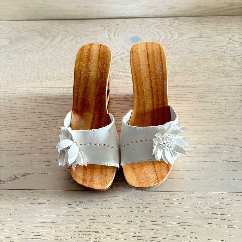 White Leather Floral Women's Sandals